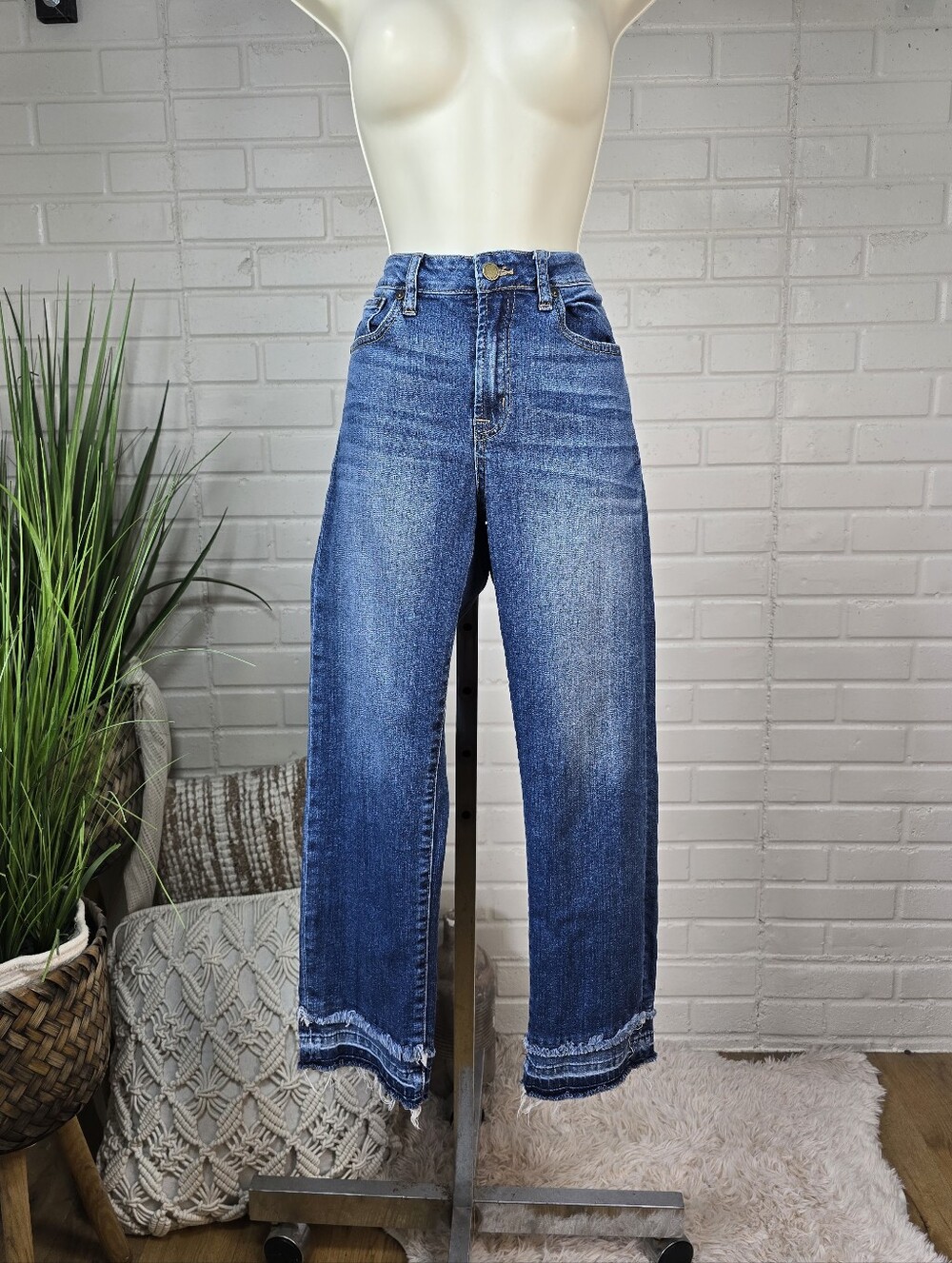 Just Black Denim High Rise Cropped Jeans Size 27